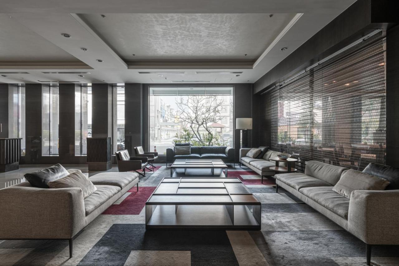 Taipung Suites Tainan Extérieur photo