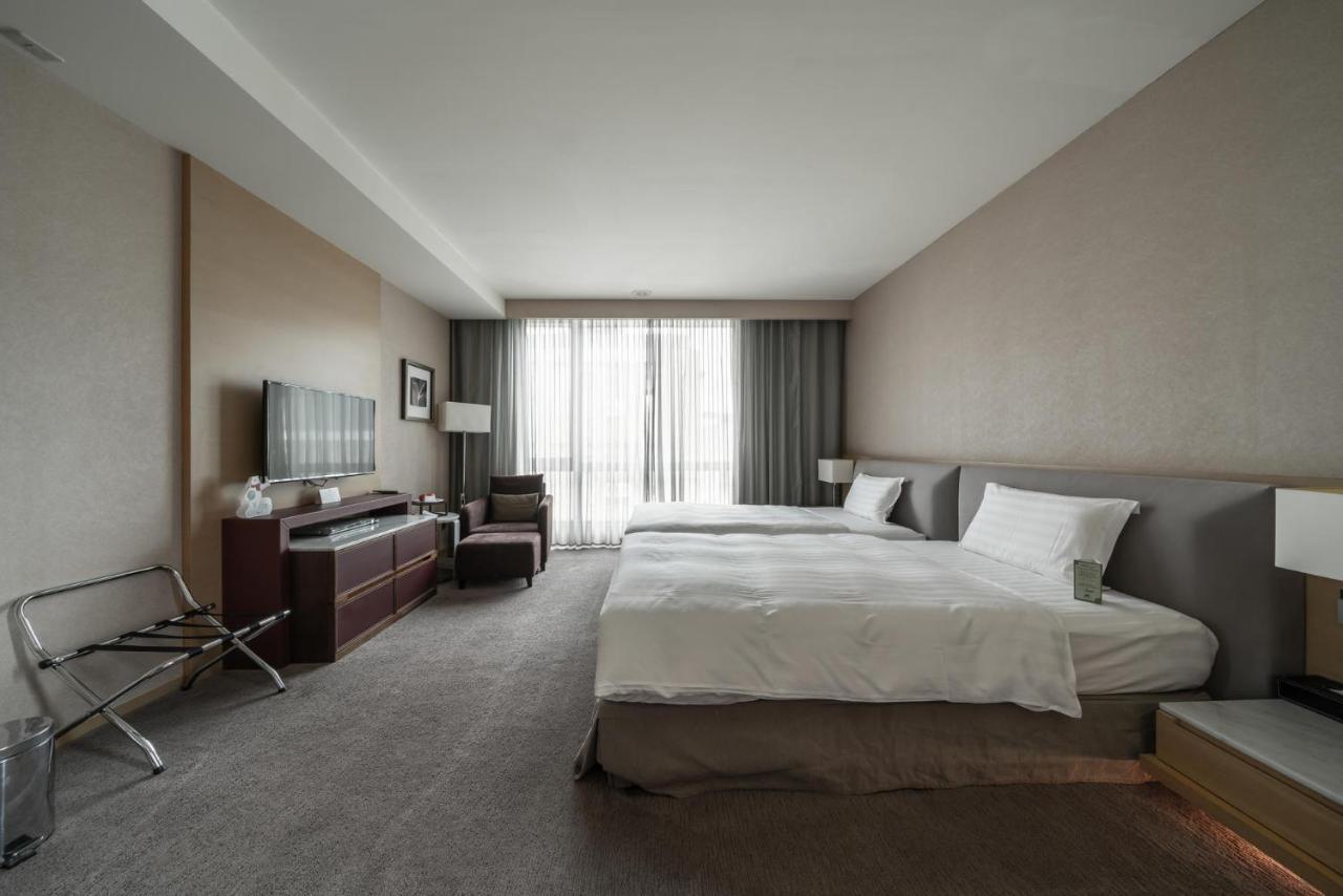 Taipung Suites Tainan Extérieur photo