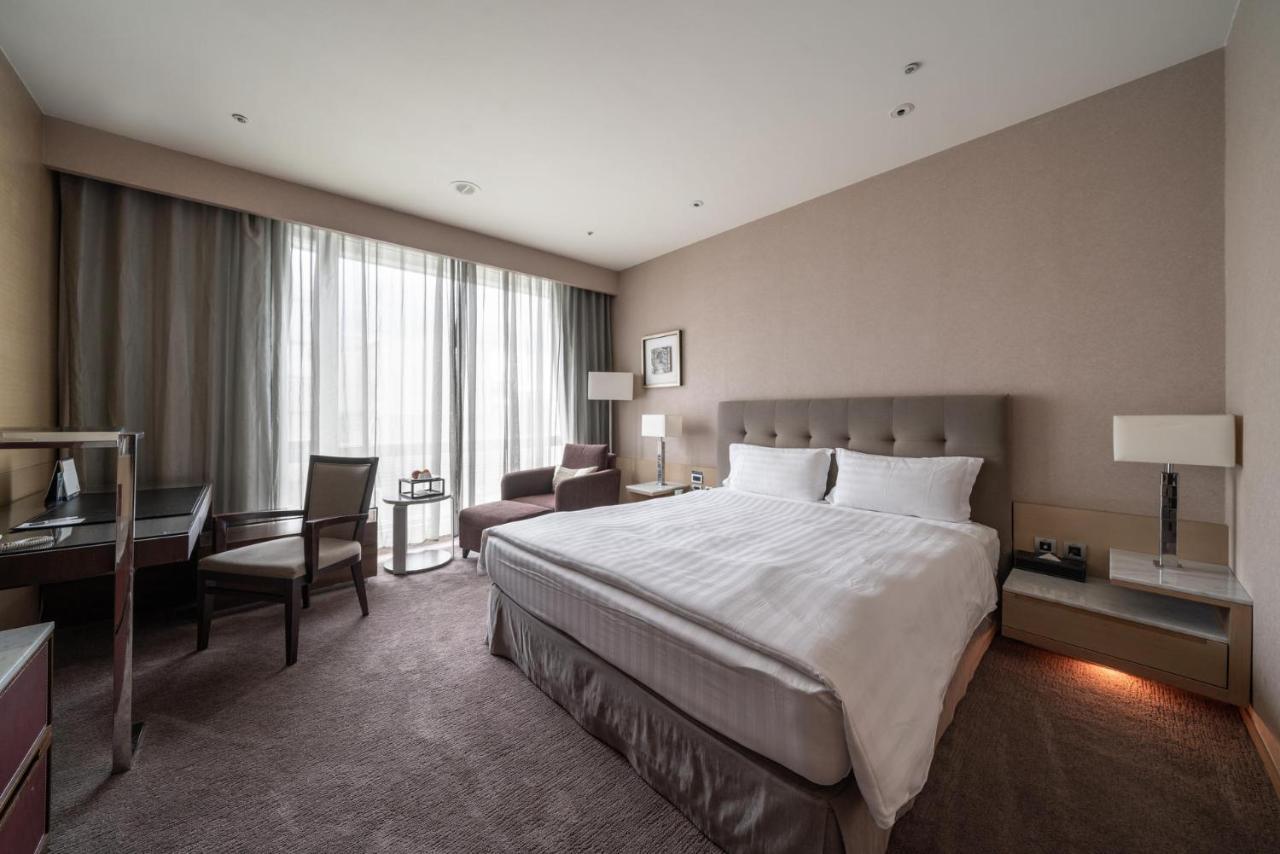 Taipung Suites Tainan Extérieur photo