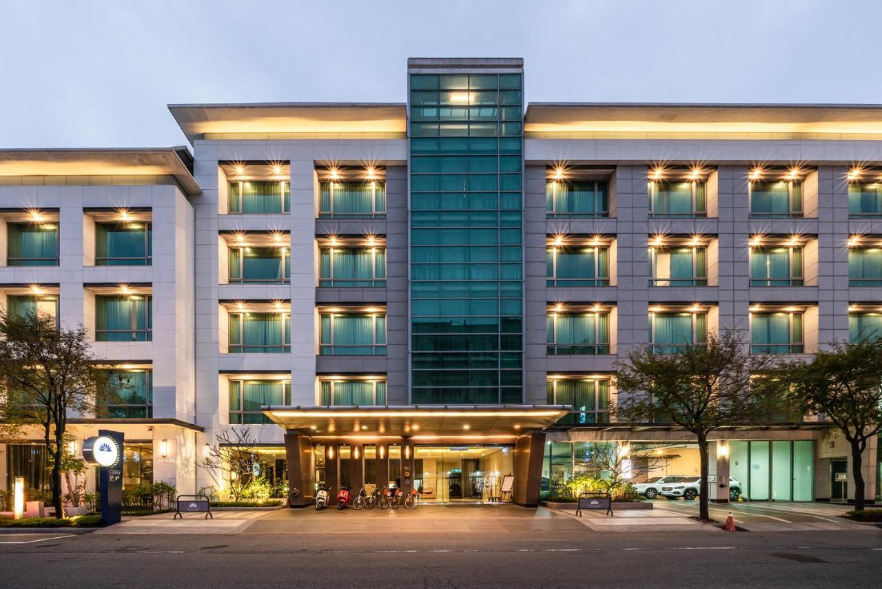 Taipung Suites Tainan Extérieur photo