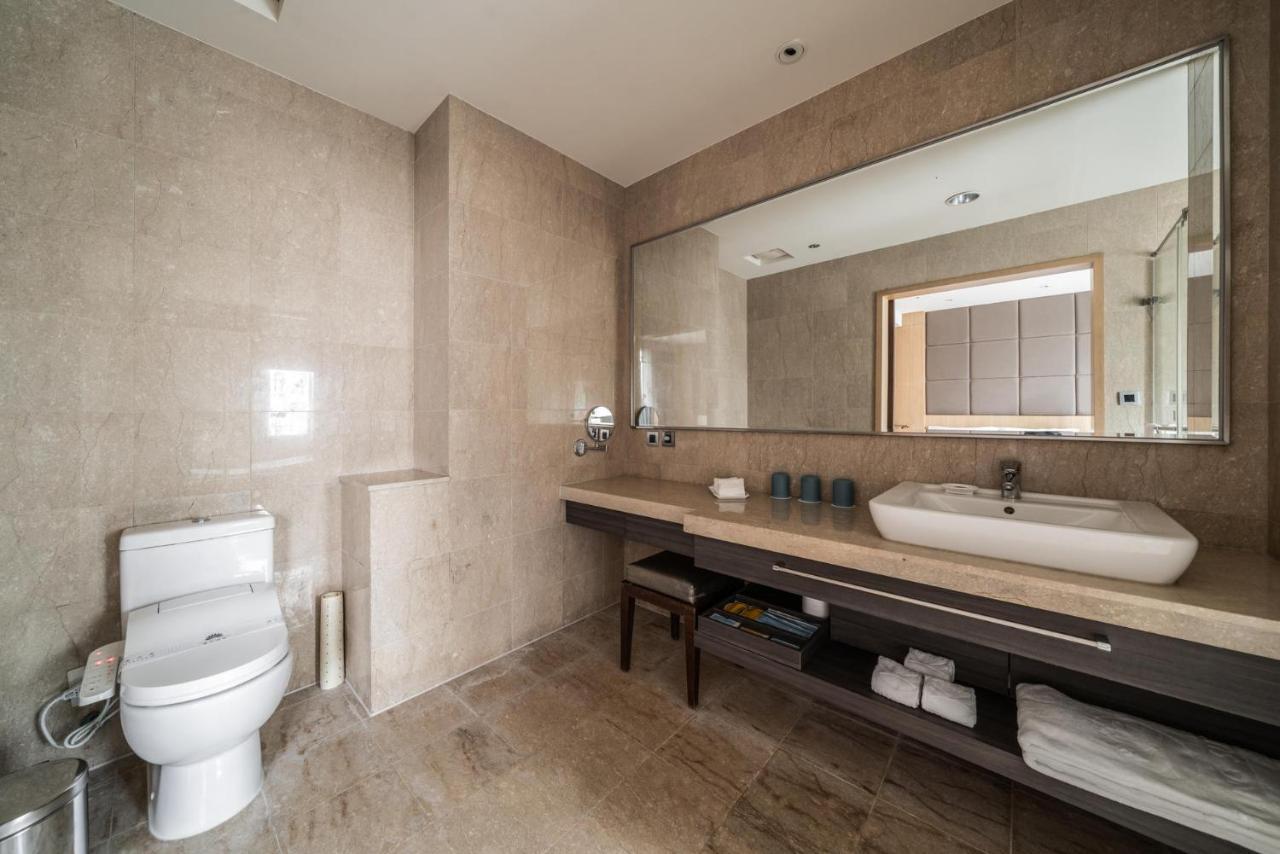 Taipung Suites Tainan Extérieur photo
