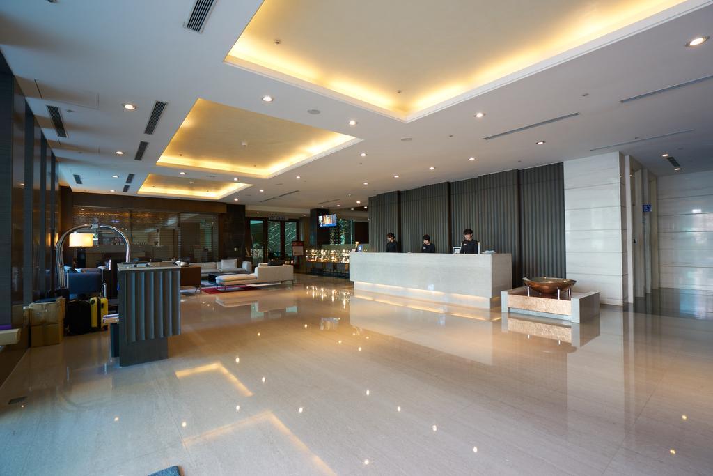 Taipung Suites Tainan Extérieur photo