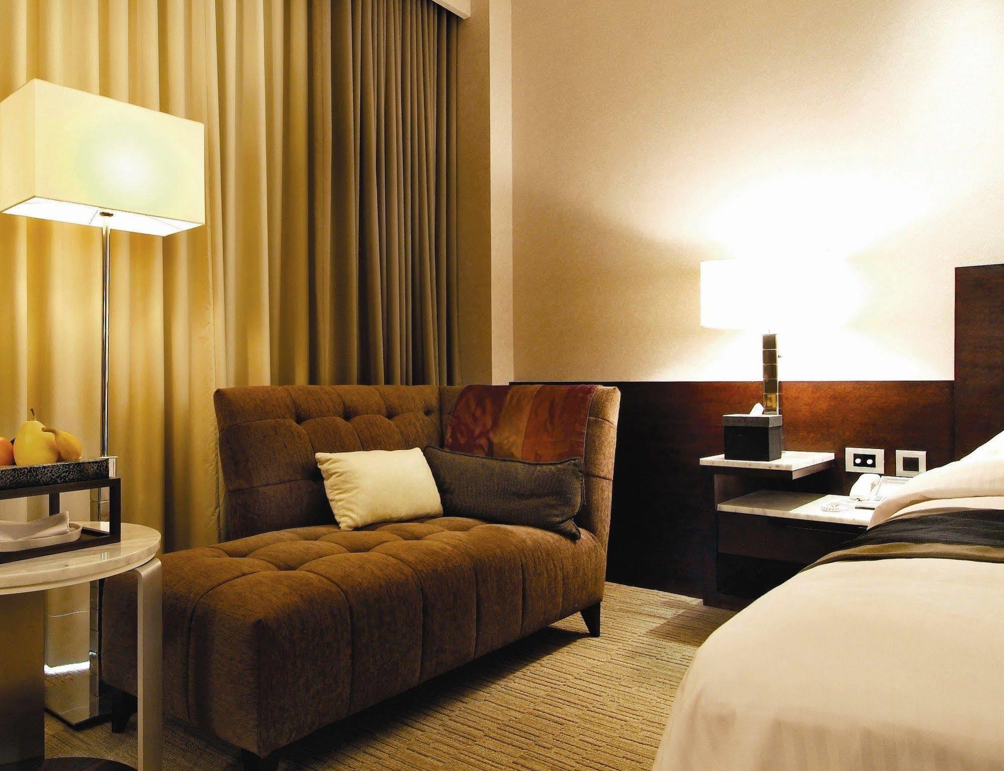 Taipung Suites Tainan Extérieur photo